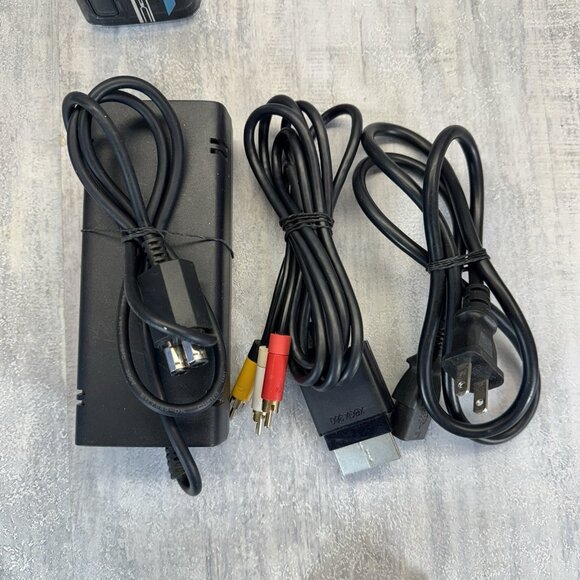 System-Halo 4 Limited Edition Console Xbox 360 Controllers Tested With Cables - Picture 11 of 16